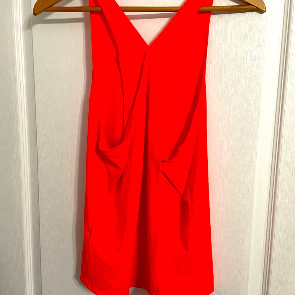 Under Armour Heat Gear Tank - Picture 2 of 5